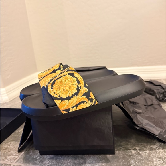 Versace Barocco Slides – Black/Gold (EU 41 / US 8) main image 15
